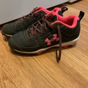 Under armor size 4 softball cleats